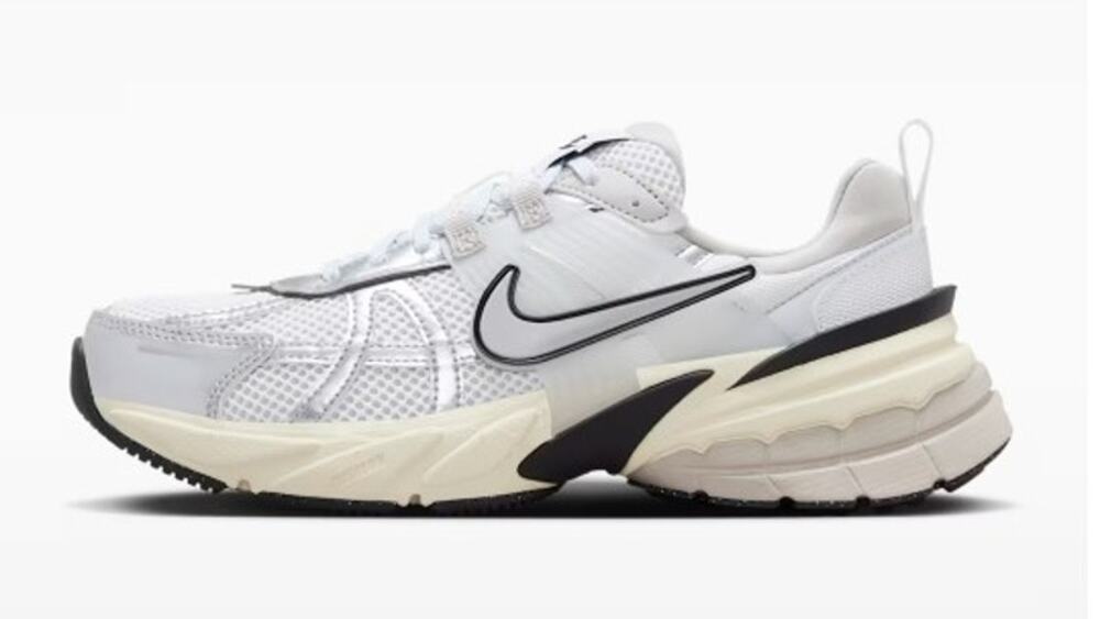 Nike Women V2k Run White Metallic Silver FD0736-100 - Size 10.5 / 42.5 